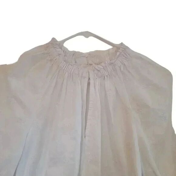 Gap Women's White Cotton Poplin w Tiny White Floral Embroidery Peasant Top - Picture 3 of 10